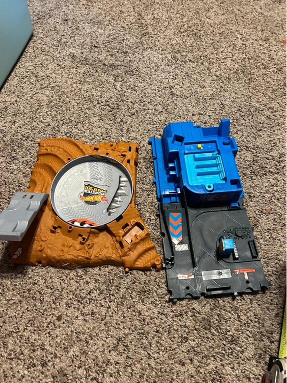 Lot of 2 hot wheels playset replacement parts